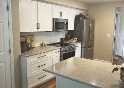 Kitchens Cabinets Raleigh White Shaker Peninsula Web RD 2020 BW Neland